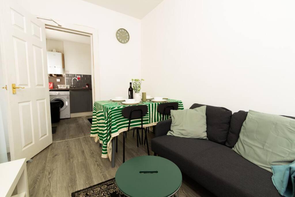 5 - Refurbished In A Shared House * Sheffield
