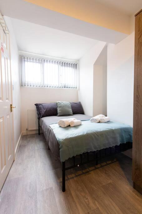 5 - Refurbished In A Shared House Apartment