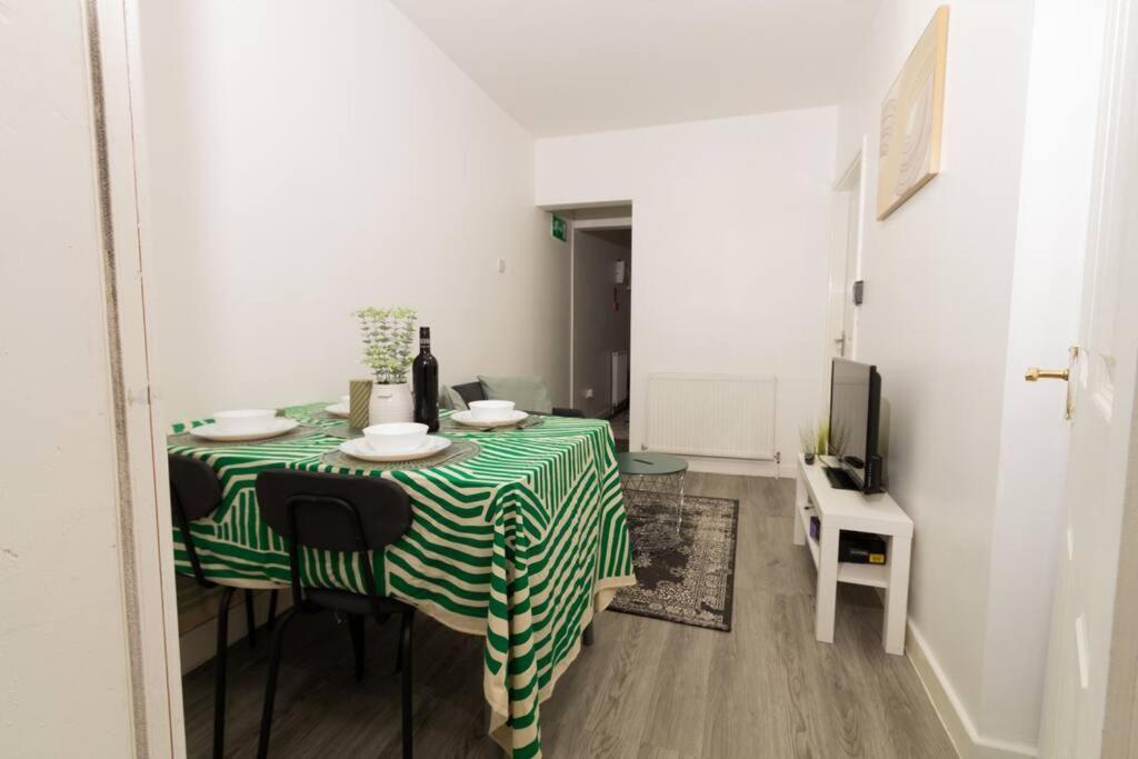 5 - Refurbished In A Shared House Apartment Sheffield