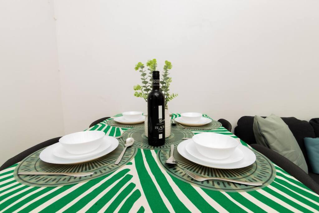 Apartment 5 - Refurbished In A Shared House *